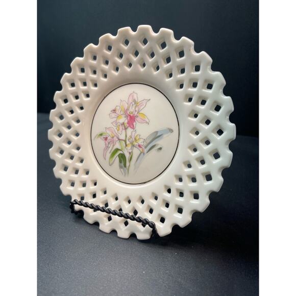 Vintage White Lattice-Edged Plate with Pink Lilies | 6" Made in Japan - Picture 3 of 6